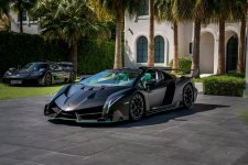 Siêu phẩm Lamborghini Veneno Roadster không tìm được chủ vì giá quá cao