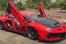 Cận cảnh chiếc Lamborghini Aventador SVJ nhái cực kỳ thuyết phục của Kit Racing