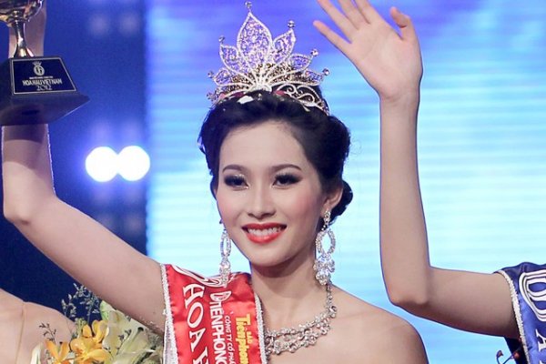 Hoa hậu Đặng Thu Thảo bị soi loạt dấu hiệu đang mang thai lần 3